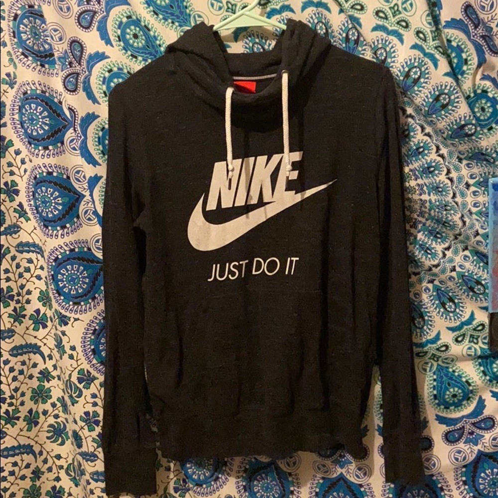 nike sweatshirt